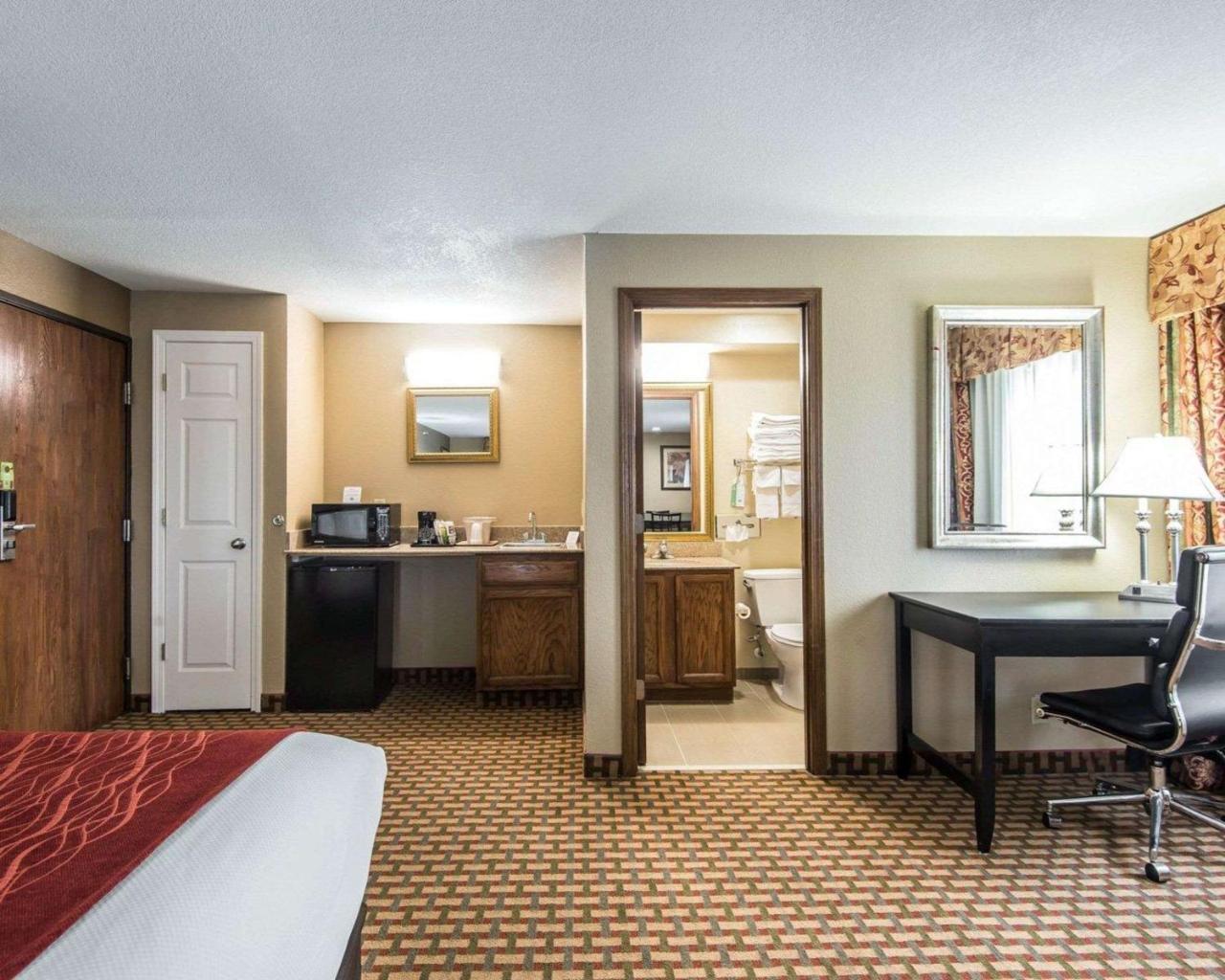 Comfort Inn & Suites Kansas City Downtown Extérieur photo